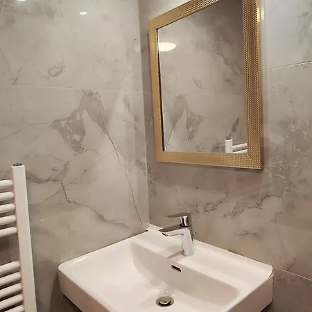 Dolce Crystal Budapest