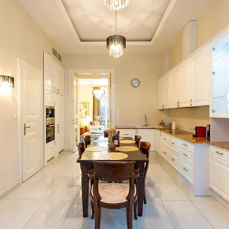 Apartmán Magical Danube View In A Spacious Two Bedroom Next To Parliament
