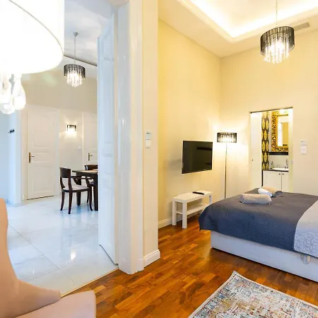 Magical Danube View In A Spacious Two Bedroom Next To Parliament Budapešť