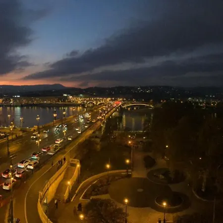 Magical Danube View In A Spacious Two Bedroom Next To Parliament Apartmán Budapešť