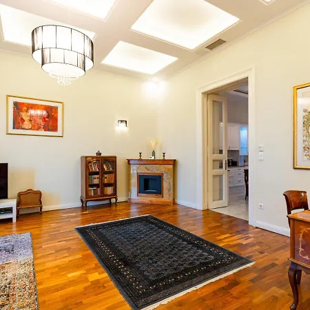 Magical Danube View In A Spacious Two Bedroom Next To Parliament * Budapešť