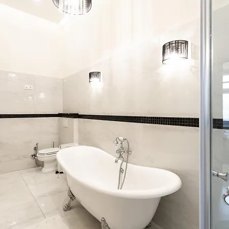 Magical Danube View In A Spacious Two Bedroom Next To Parliament Apartmán Budapešť