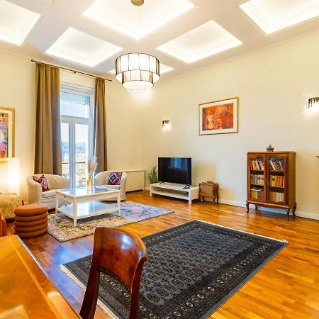 Magical Danube View In A Spacious Two Bedroom Next To Parliament Apartmán *