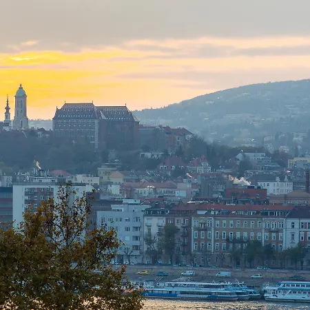 Magical Danube View In A Spacious Two Bedroom Next To Parliament Apartmán Budapešť