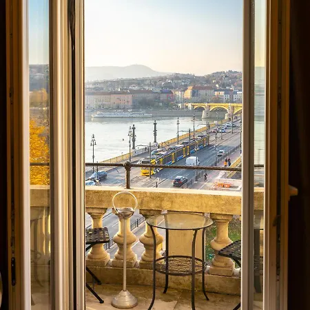 Apartmán Magical Danube View In A Spacious Two Bedroom Next To Parliament Budapešť