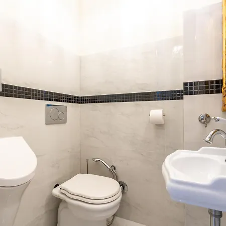 Magical Danube View In A Spacious Two Bedroom Next To Parliament Budapešť