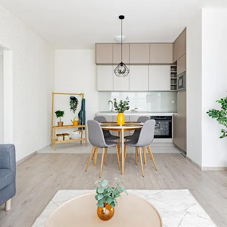Westside Garden By Urbanrent Aparthotel