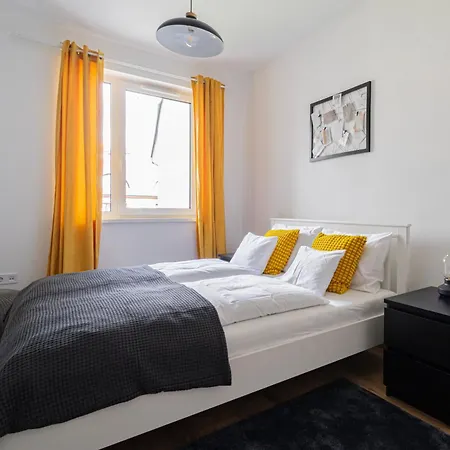 Westside Garden By Urbanrent Aparthotel *