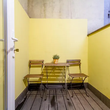 Boulevard Haven W Terrace & Ac By Nw Apartment