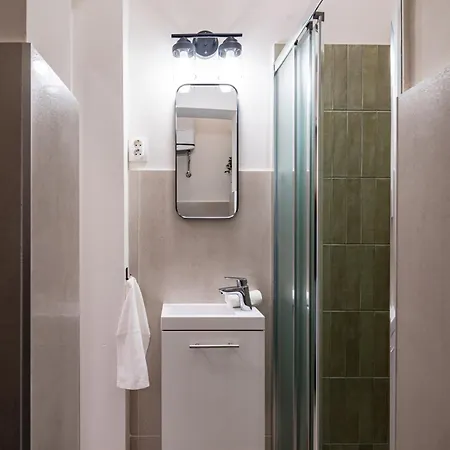 Double Shot Apartment *