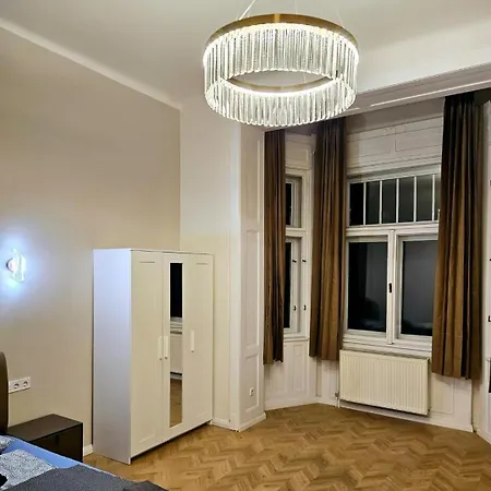 Apartamento Designer Near Kalvin Square