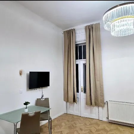 Apartamento Designer Near Kalvin Square *