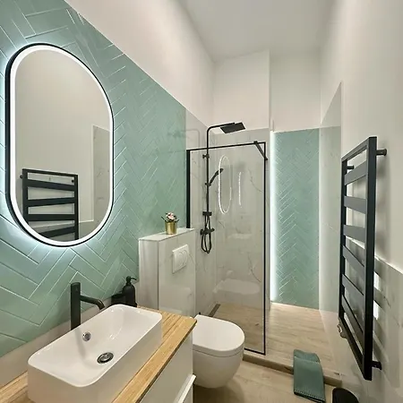 Apartment Luxory Design Apartment#bakats#freeparking#8ppl *
