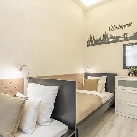 Apartment Beauty 50 *