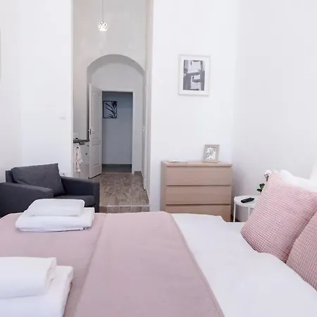 Brand New With Aircon In The Center * Budapest