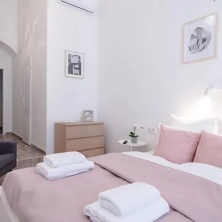 Brand New With Aircon In The Center * Budapest