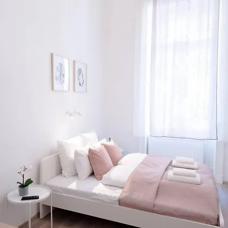 Brand New With Aircon In The Center * Budapest