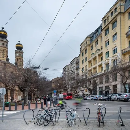 Extra New * Budapest
