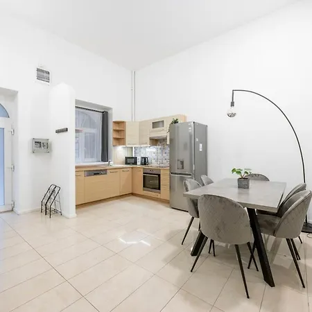 Apartment Superior -modern 3br