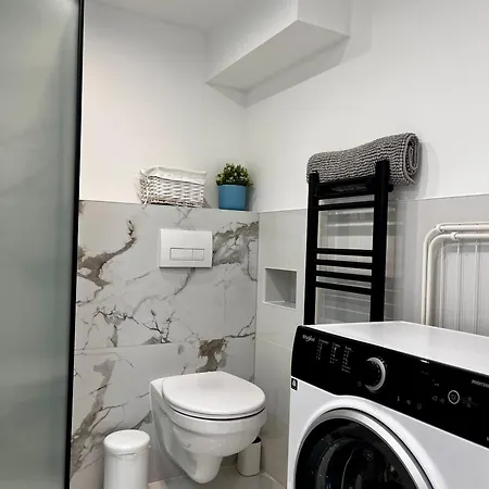 Carina Duplex Apartment- Near Nyugati Metro Line 3 Apartamento *