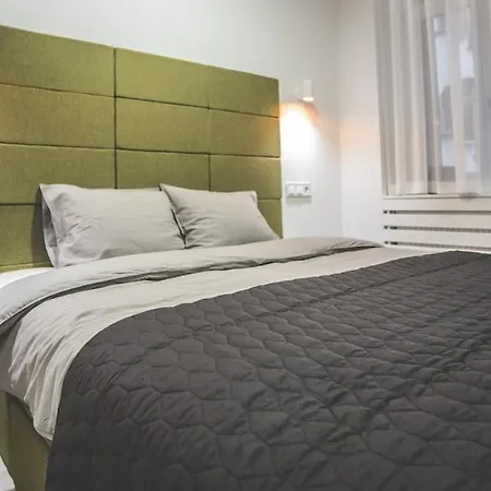 Apartment Modern, Designer In Vibrant Soho