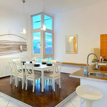 Apartment Stunning 150m2 3-bedroom With Balcony Budapest