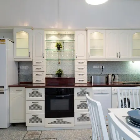 Apartment New Trendy At The Perfect Location