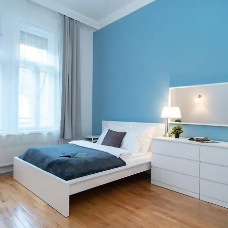 New Trendy At The Perfect Location Apartment