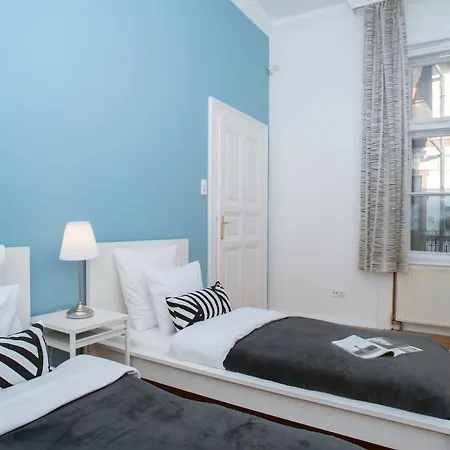 New Trendy At The Perfect Location Apartment *