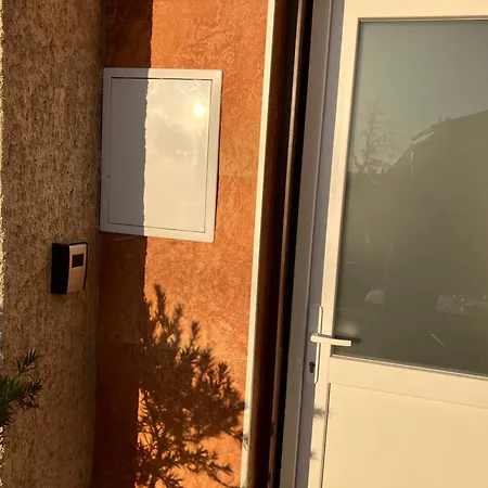 Retifarkas Apartment *