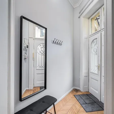 Synagogue 2 Bedroom S162 Budapest