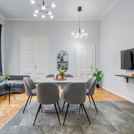 Apartment Synagogue 2 Bedroom S162 *