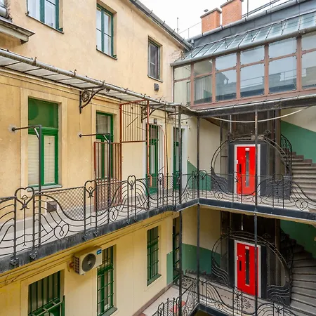 Synagogue 2 Bedroom S162 Budapest