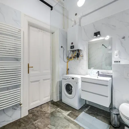 Apartment Synagogue 2 Bedroom S162 *