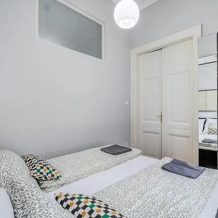 Synagogue 2 Bedroom S162 Apartment Budapest