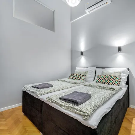 Synagogue 2 Bedroom S162 *