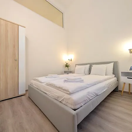 Apartment Rumbach 12 *
