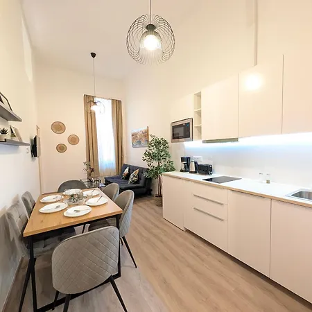Apartment Rumbach 12 *