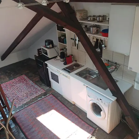 Cozy Panorama At The Castle Apartman