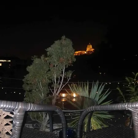Cozy Panorama At The Castle Apartman *