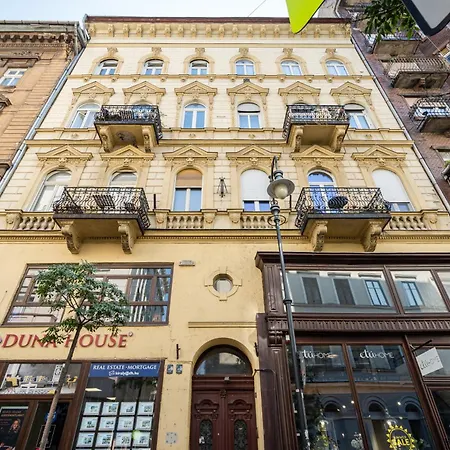 Kiraly 33 - Hidden Gem - Location By Bqa Apartment *