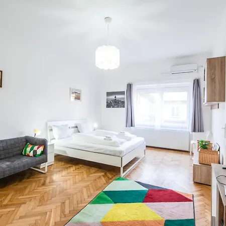 Apartment Polygonia *