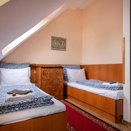 Kristal Gellert Hill Budapešť