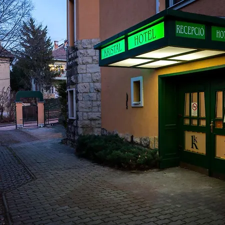 Kristal Gellert Hill Budapešť
