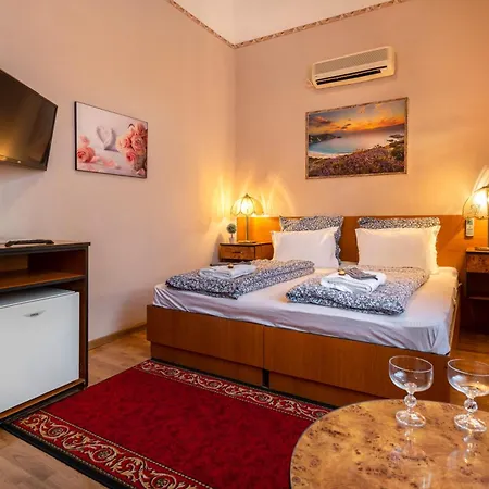 Kristal Gellert Hill * Budapešť