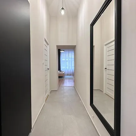 Center Bohemian Design With 6ppl Ac Wifi *