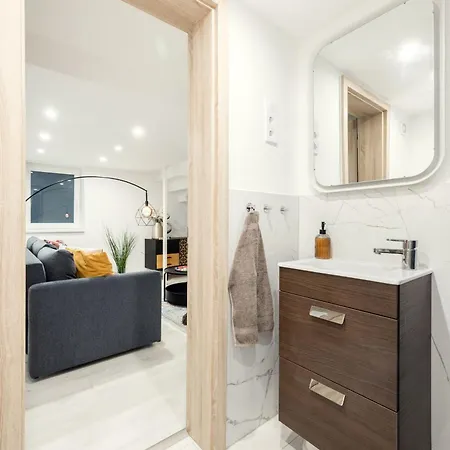 Apartment Little Treasure In Center, Quiet With Ac
