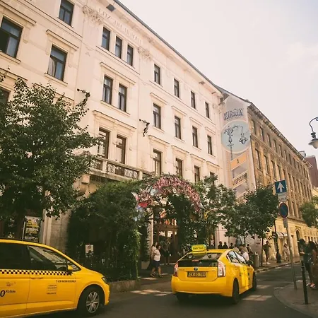 Little Treasure In Center, Quiet With Ac Apartment Budapest