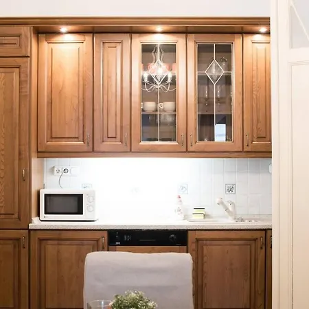Ultra Spacious In Vaci Street Apartment *