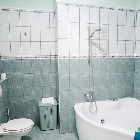 Ultra Spacious In Vaci Street *